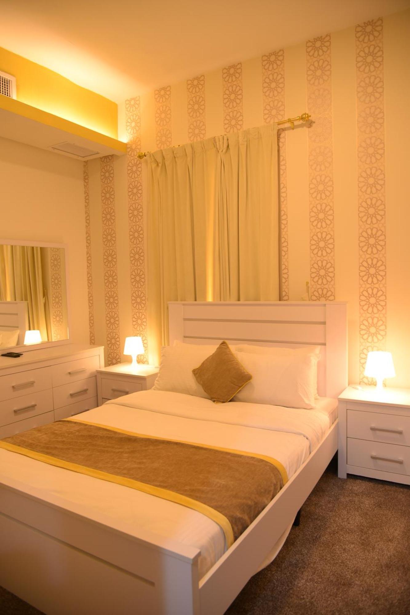Dahlia Hotel Apartment Riggae Kuwait City Exterior foto