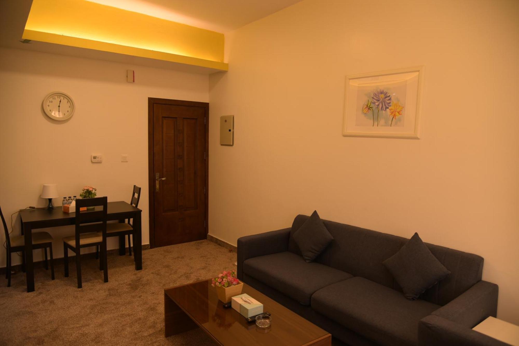 Dahlia Hotel Apartment Riggae Kuwait City Exterior foto